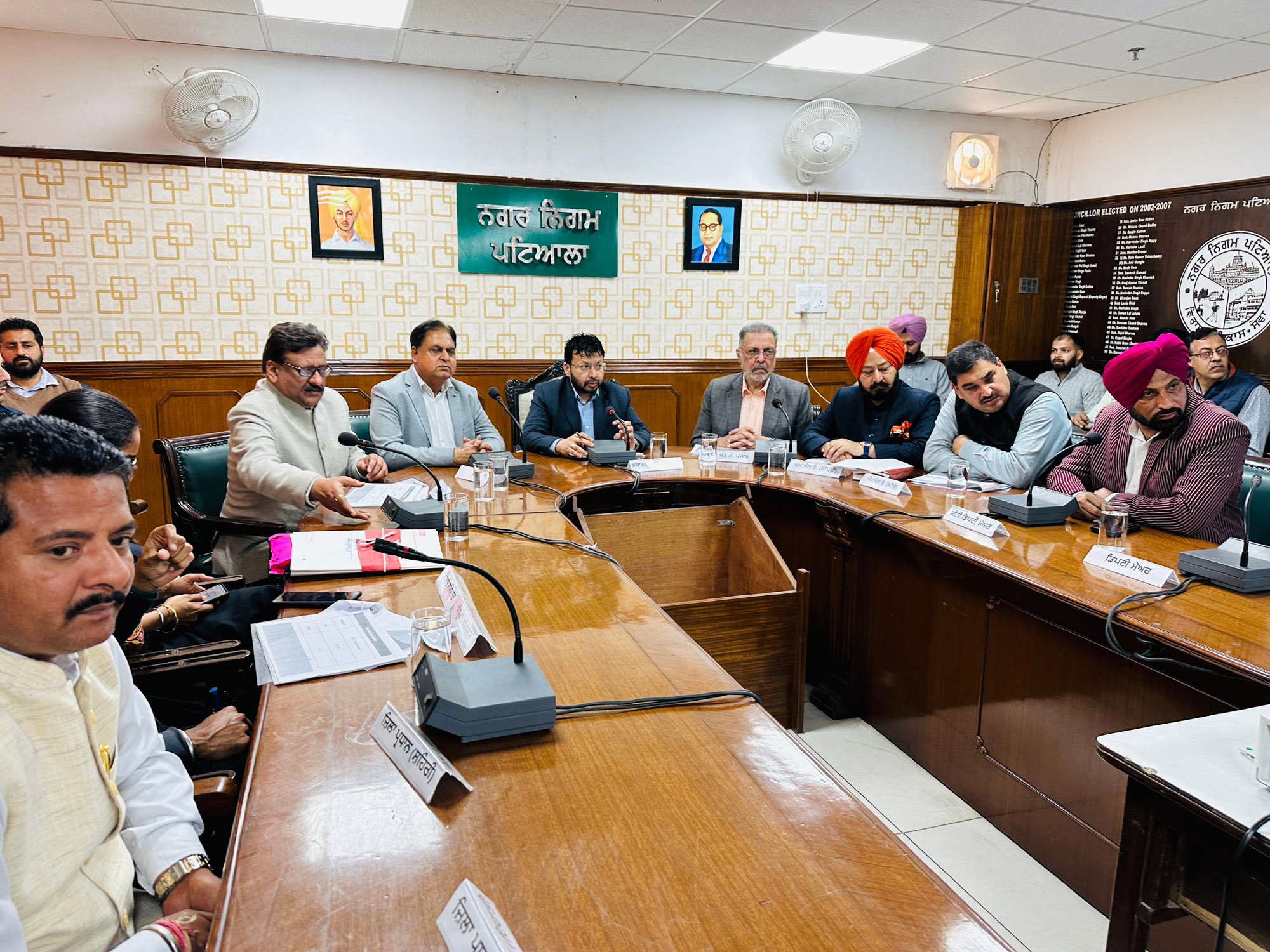 Instructions to speed up sterilization to curb the increasing number of stray dogs in the city